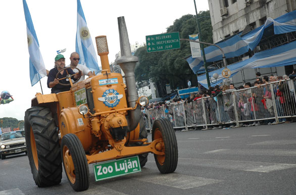 Argentinian Bicentennial - Author: Pablo Etchevers