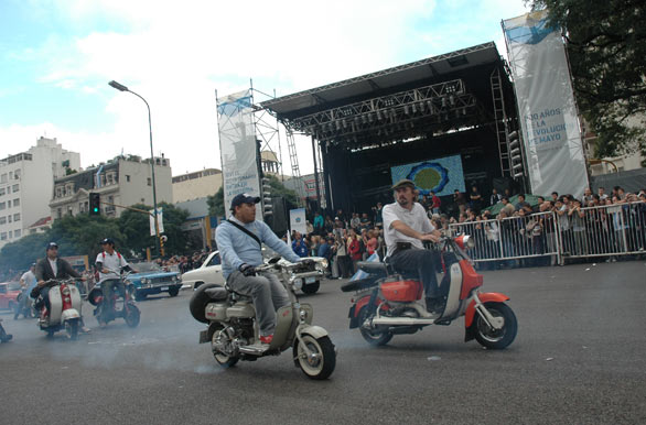 Argentinian Bicentennial - Author: Pablo Etchevers