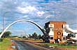 Entrance arch - Photo: Braym Curi