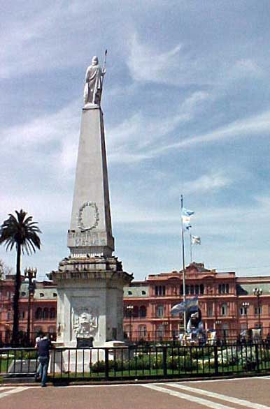 Pir�mide de Mayo - Author: Santiago Gaudio