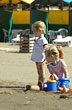 Children on the beach - Photo: Jorge Gonz�lez