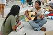 Artesanos en la playa - Foto: Jorge Gonz�lez