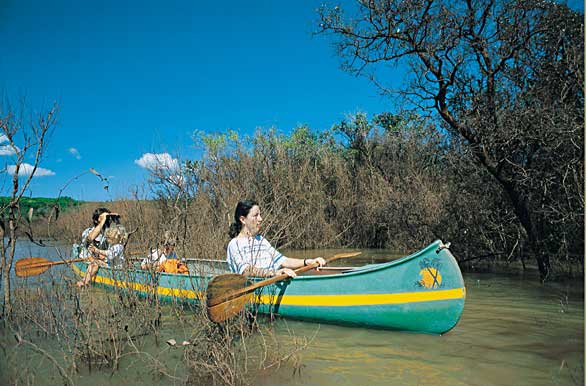 Piragua - Author: Instituto de Desarrollo Tur�stico de Entre R�os