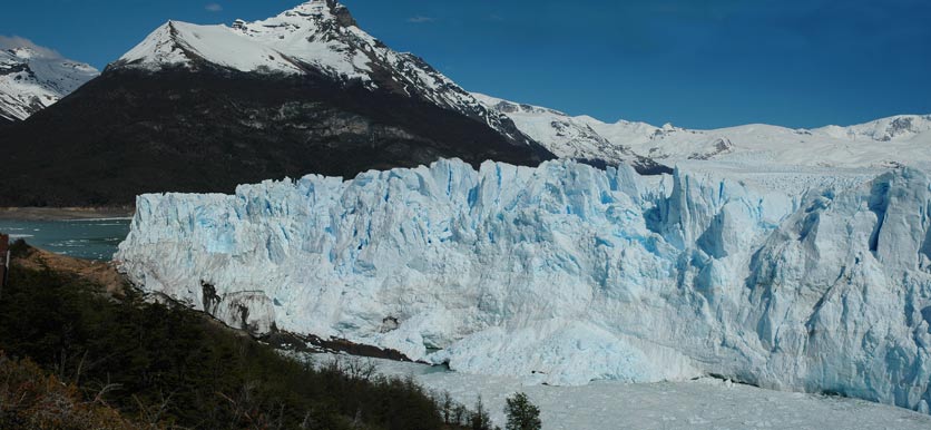 Panoramic view of the Perito Moreno Glacier