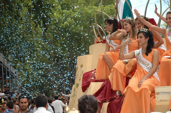 Carrusel de las reinas - Autor: Pablo Etchevers