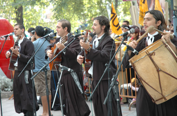 Folklore  - Autor: Pablo Etchevers