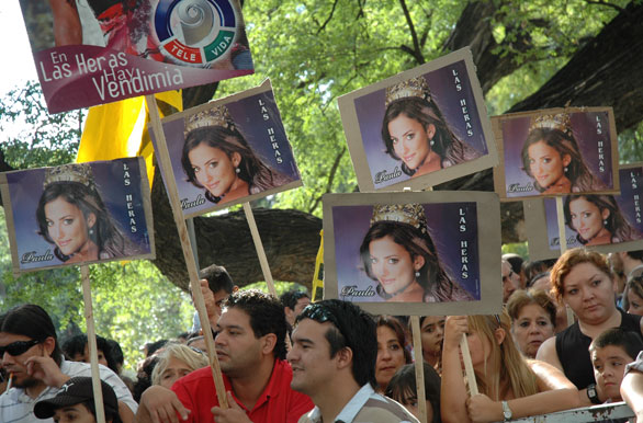 Las Heras presente - Autor: Pablo Etchevers