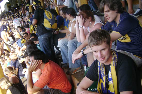 Hinchas - Author: Pablo Etchevers