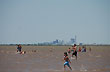 Beach and pulp mill - Photo: Jorge Gonz�lez