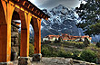 A lo lejos el Llao-Llao Hotel & Resort, Bariloche - Photo: Eduardo Epifanio