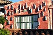 Decorated with bottles - Photo: Pablo Etchevers