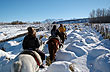 Cabalgando entre nieves - Foto: Banco de Imagen Municipalidad de Malargüe Cabalgando entre nieves - Foto: Banco de Imagen Municipalidad de Malargüe