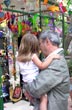 Con el abuelo... - Photo: Pablo Etchevers