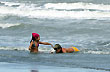 Jugando en el mar - Photo: Jorge Gonz�lez