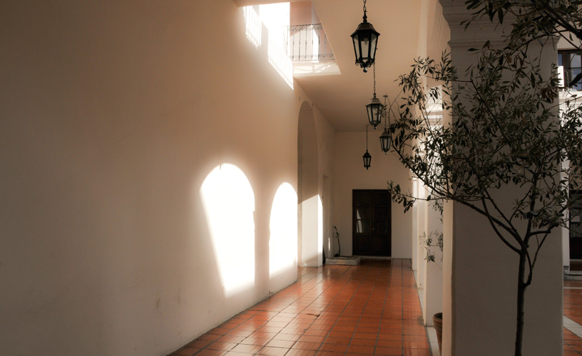 Corridors within the religious Manzana