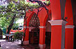 Tranquilas calles y arenoso r�o de Nono