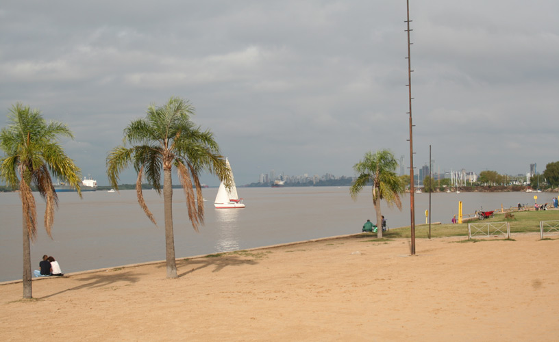 On the northern riverside in Rosario
