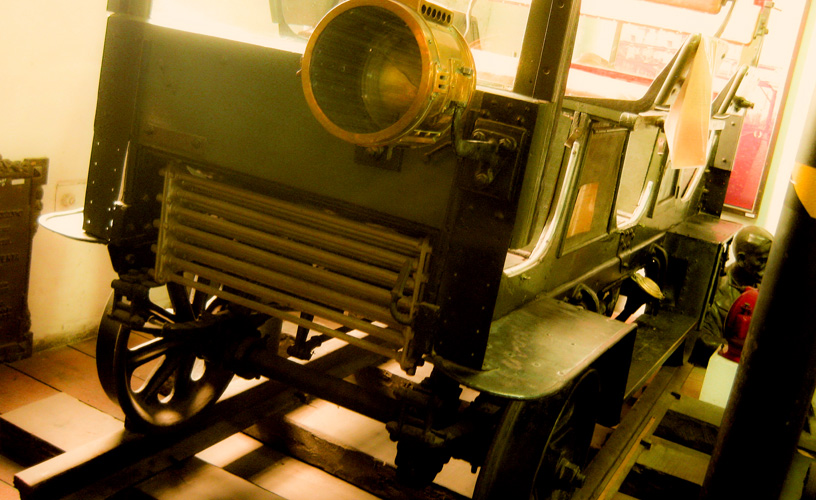 A narrow-gauge train car