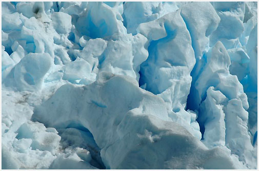 Navegación para mirar el glaciar Perito Moreno