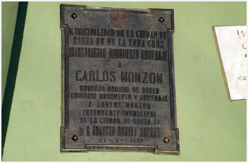 Visita al monumento a Carlos Monzn