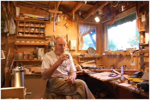 Jorge Virasoro: artesano en madera, Villa Traful