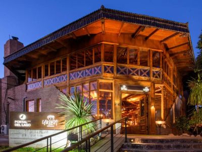 4-star Hotels Portal del Lago