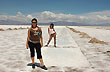Pose sobre los puentes de las piletas de sal - Photo: Jorge Gonz�lez