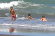 Chicos al agua - Foto: Jorge Gonz�lez
