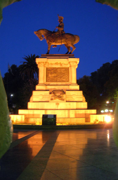 Nocturna plaza principal