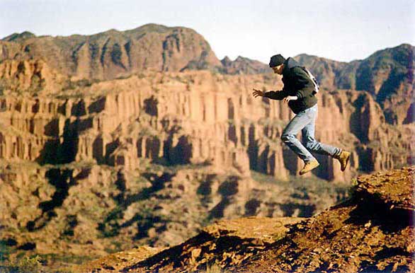 Salto en Las Quijadas - Autor: Santiago Gaudio