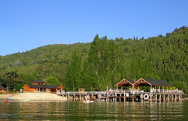 Muelle del lago L�car - Autor: Jorge Gonz�lez