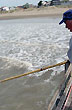 La playa y su pescador - Foto: Pablo Etchevers La playa y su pescador - Foto: Pablo Etchevers