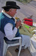 Artesano mateando - Foto: Pablo Etchevers Artesano mateando - Foto: Pablo Etchevers