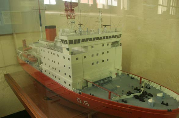 Maqueta del Rompehielos Almirante Ir�zar - Author: Karina Jozami