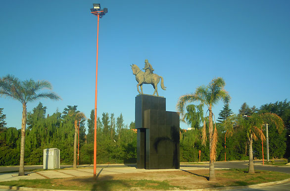 Monumento, juan B. Bustos