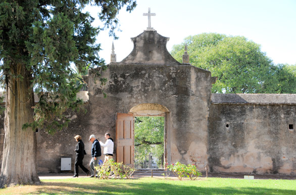 Access to the honor yard, Jesuít Estancia, Alta Gracia