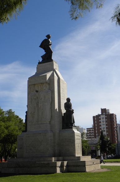 Monumento Plaza Rivadavia