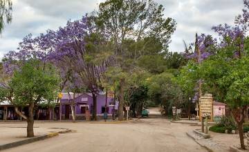 La ciudad más hippie de Argentina espera la primavera ansiosa