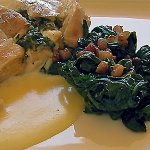 Suprema de pollo rellena con espinacas y cous cous de quinoa