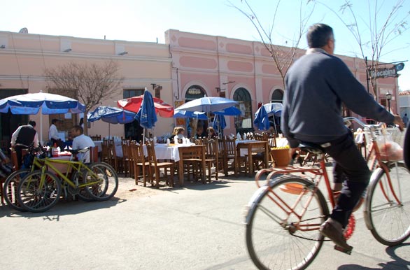 Bars and bicycles in Salta