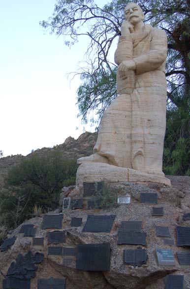 Joaquín V.González Monument