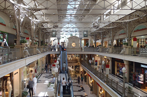 Patio Bullrich Shopping Mall
