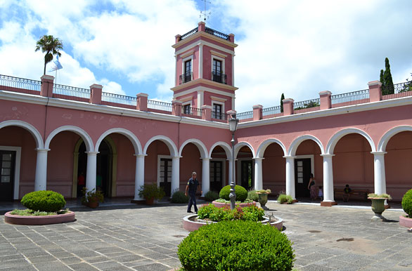 San José Palace yard