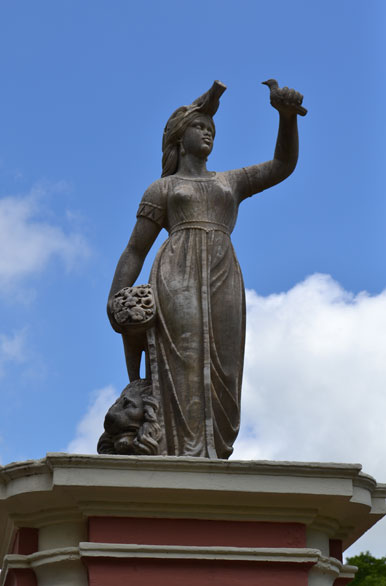 Detalle de la estatua