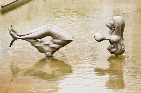 Escultura en el agua, Paseo del Buen Pastor