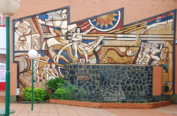 Mural La Plaza