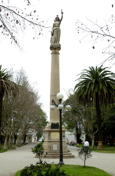 Estatua a la Libertad, Plaza Constitución