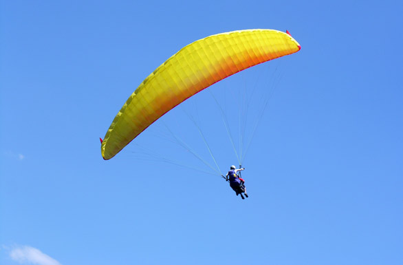 Paragliding in Cuchi Corral