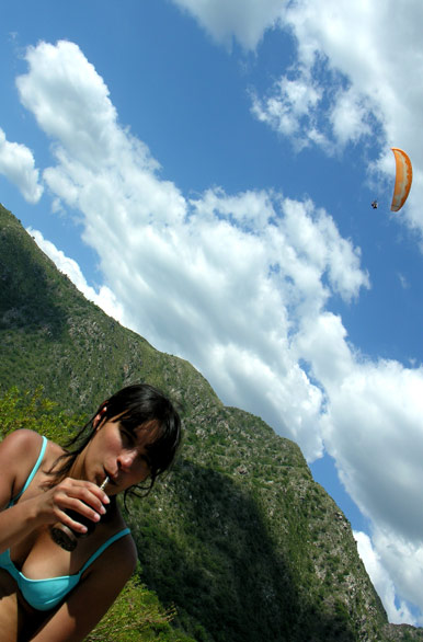 Paragliding and <i>mate</i>