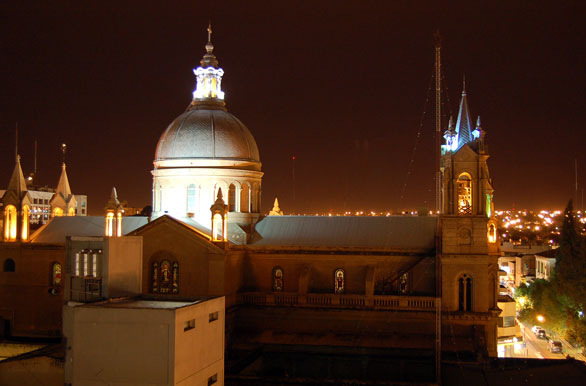 Majestuosa imágen nocturna de la Catedral